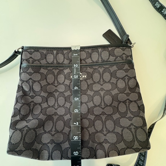 Coach large file Crossbody Bag EUC Carcosl Gray Canvas - Picture 13 of 15